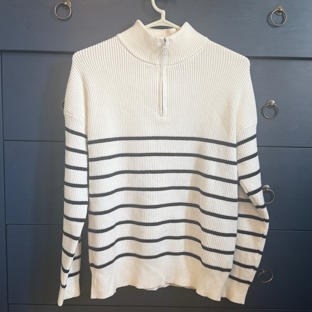 NWT Lillusory Striped sweater